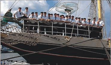 Die Fideelen Nordstrander auf der &bdquo;Alexander-von-Humboldt&ldquo; (Tall Ships Race 2004 in Aalborg DK)