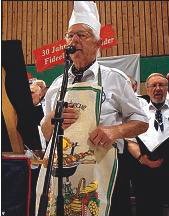 30 Jahre Jubil&auml;umsfeier auf Nordstrand (2009) &ndash; Andreas Jens mit Kochm&uuml;tze