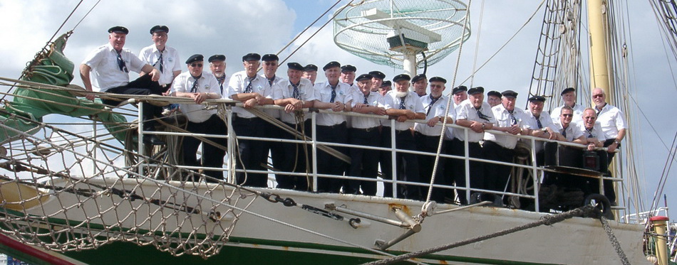 Die Fideelen Nordstrander auf der &bdquo;Alexander-von-Humboldt&ldquo; (Tall Ships Race 2004 in Aalborg DK)